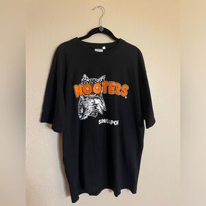 Vintage Hooters Singapore Men’s T-Shirt Size XL